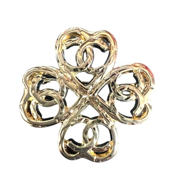CHANEL CC Logo Heart Clover Brooch Light Gold Tone B21 K (CHXX003) - Picture 1 of 6